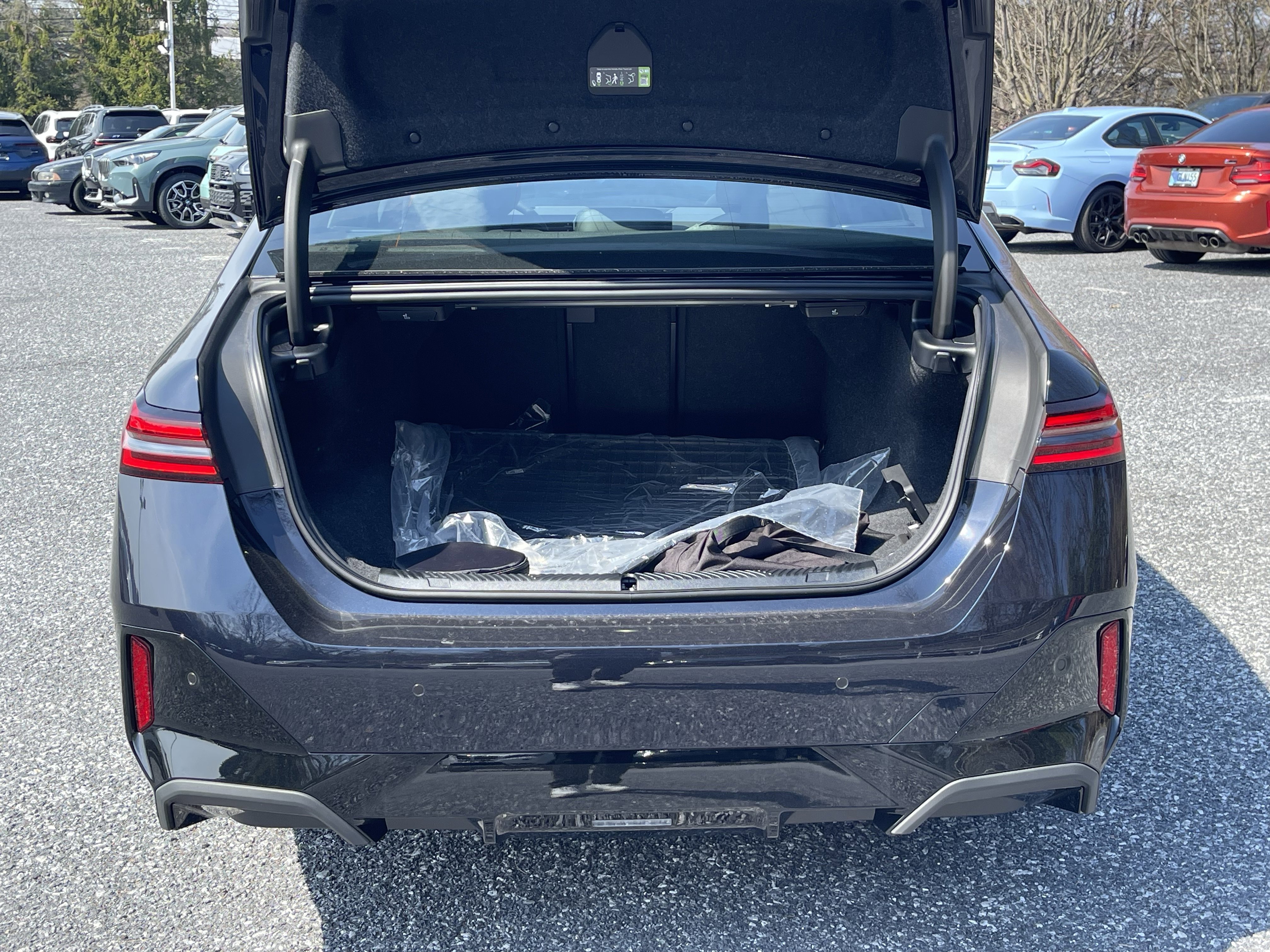 New 2026 BMW 550e xDrive image 7