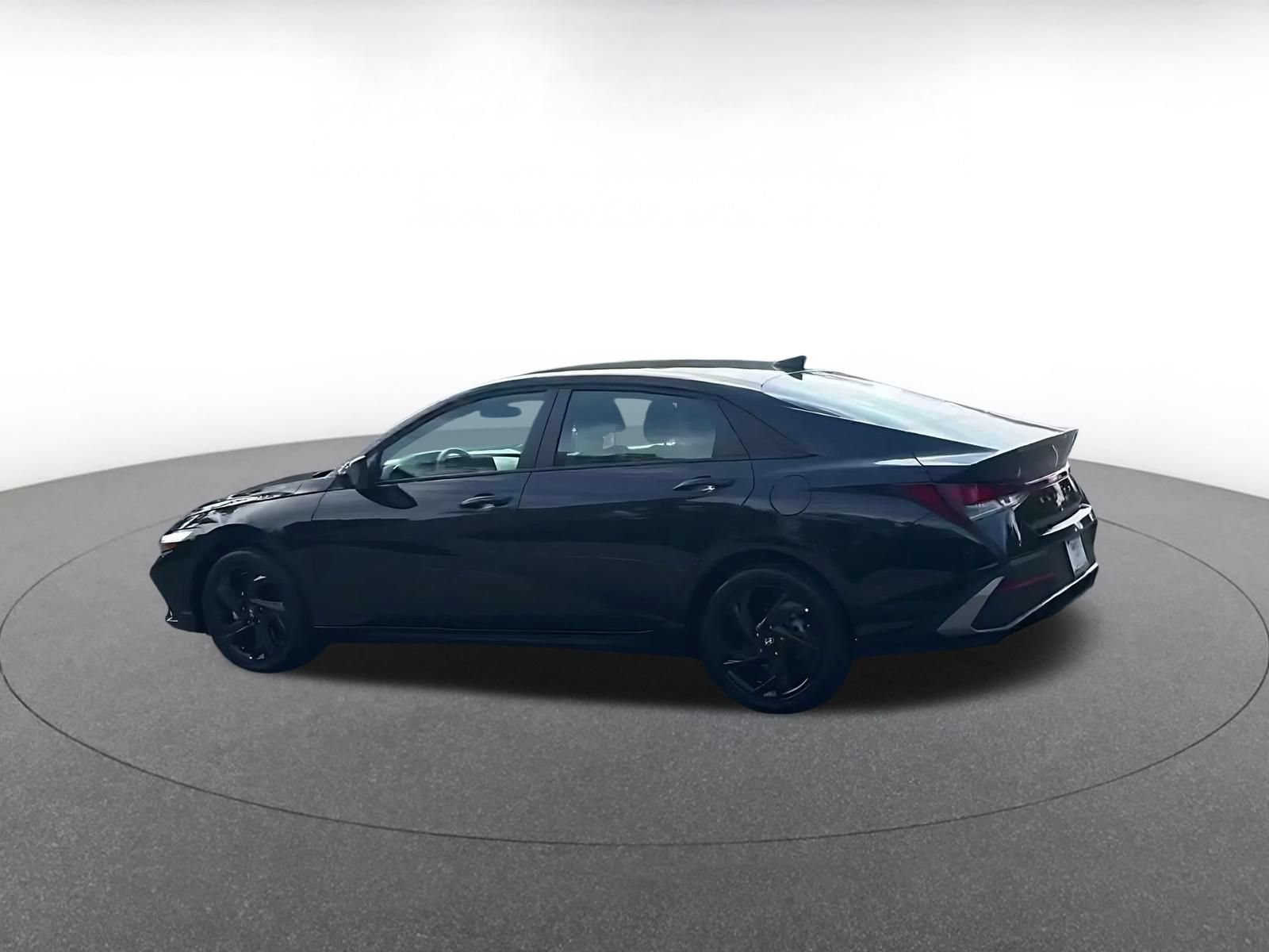 Used 2026 Hyundai Elantra Sport FWD image 9