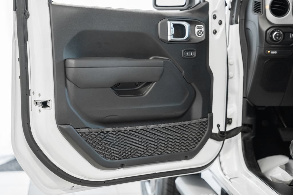 New 2026 Jeep Gladiator Sport AWD/4WD image 39