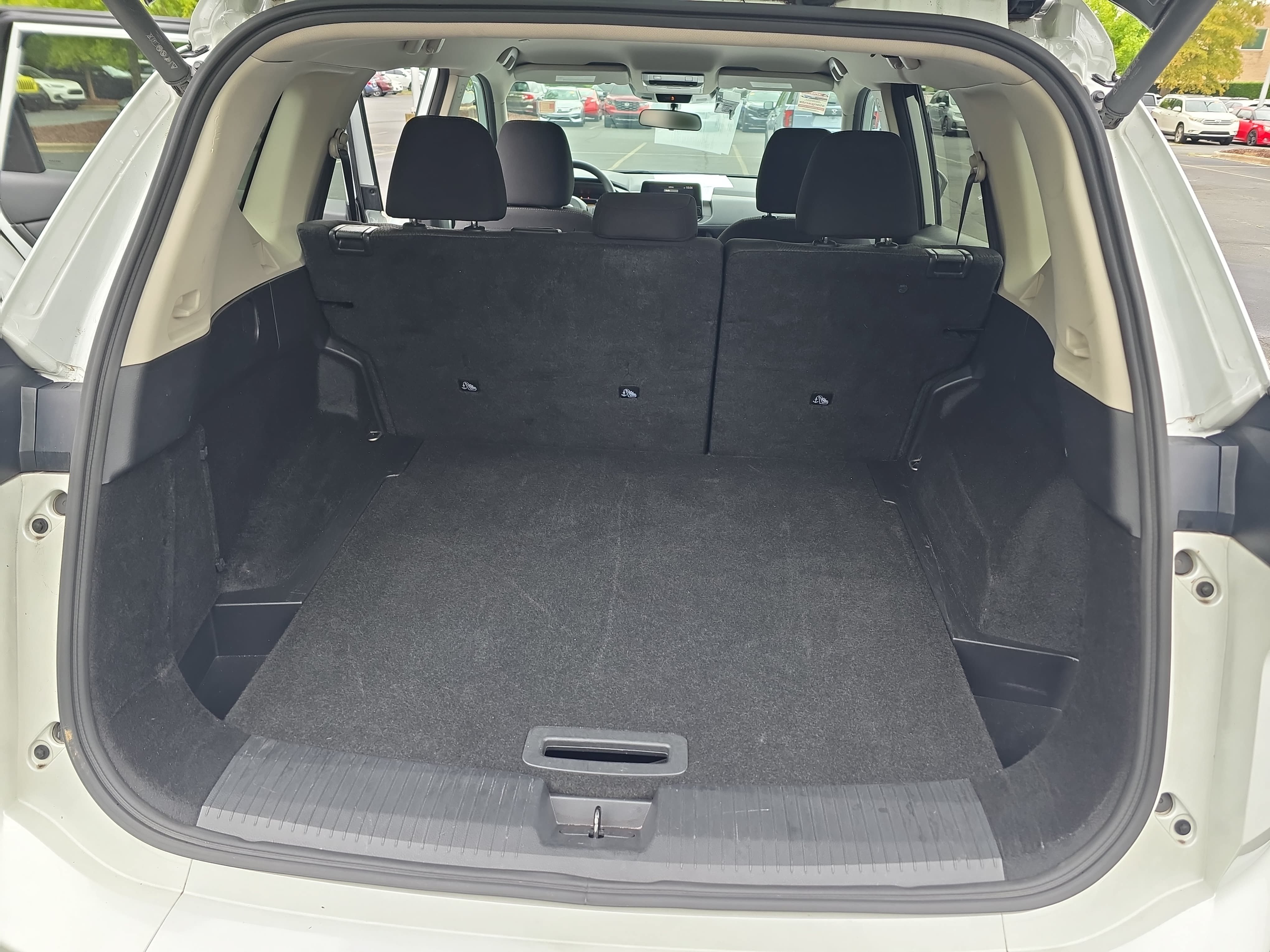 Used 2024 Nissan Rogue SV AWD/4WD image 12