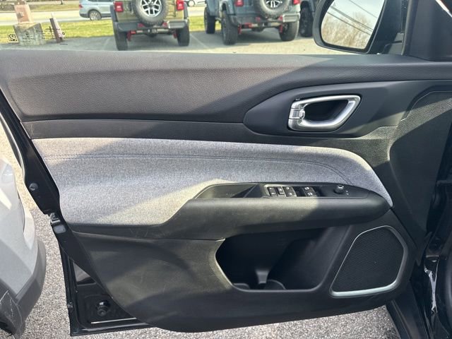 Certified 2022 Jeep Compass Latitude image 17