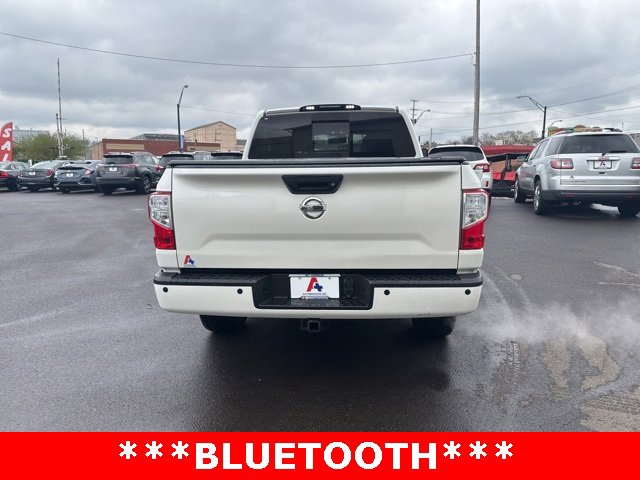 Used 2018 Nissan Titan SL w/ Chrome Package image 4
