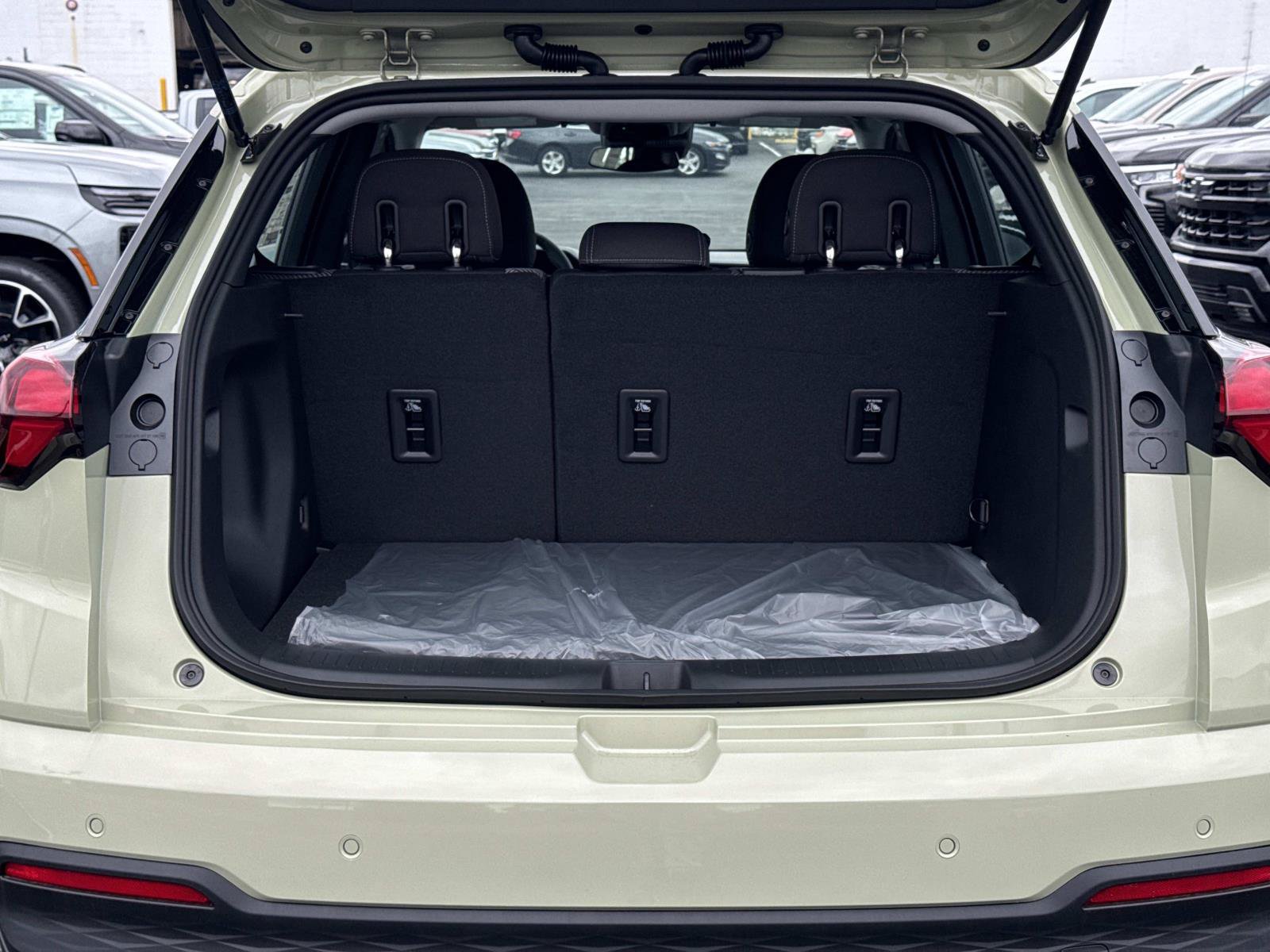 New 2027 Chevrolet Bolt LT w/ Comfort Package FWD image 13