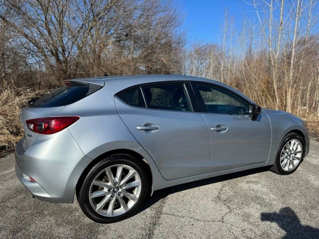 Used 2017 MAZDA MAZDA3 Touring FWD image 7