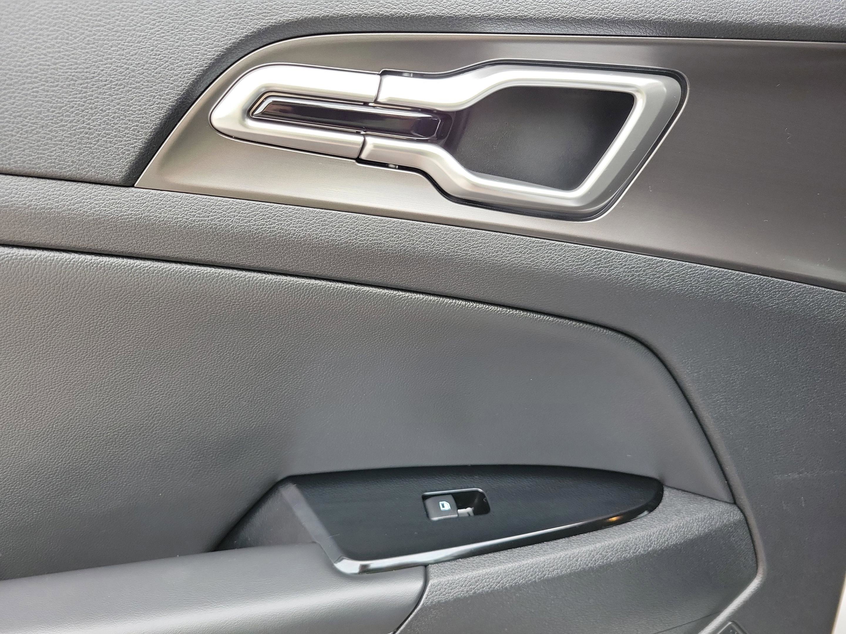 Certified 2024 Kia Sportage EX image 17