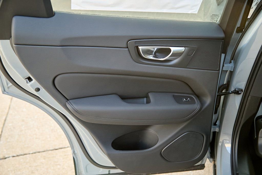 New 2026 Volvo XC60 T8 Plus w/ Protection Package Premier image 18