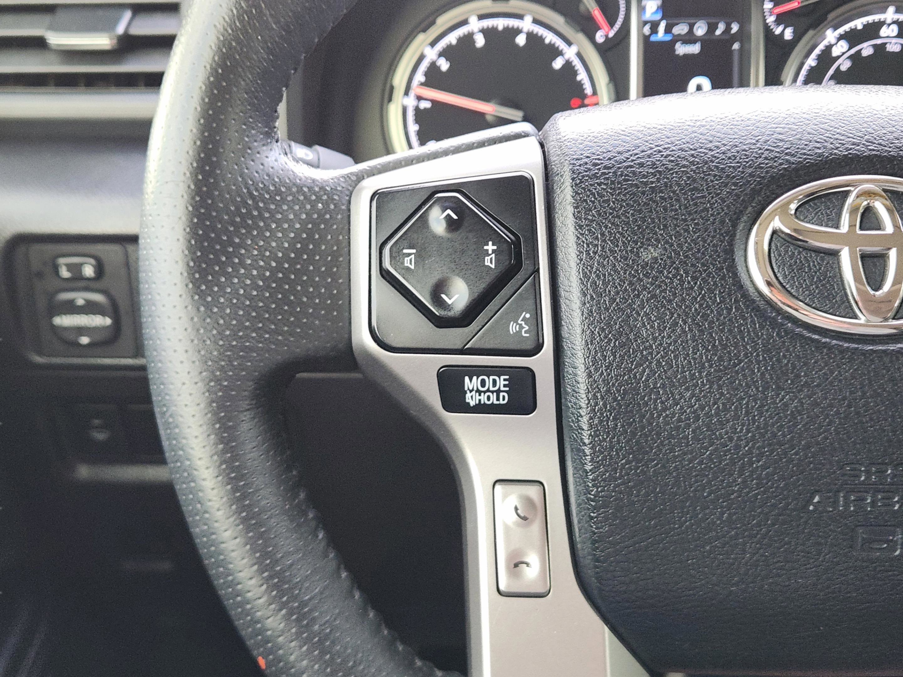 Used 2020 Toyota 4Runner Limited AWD/4WD image 23