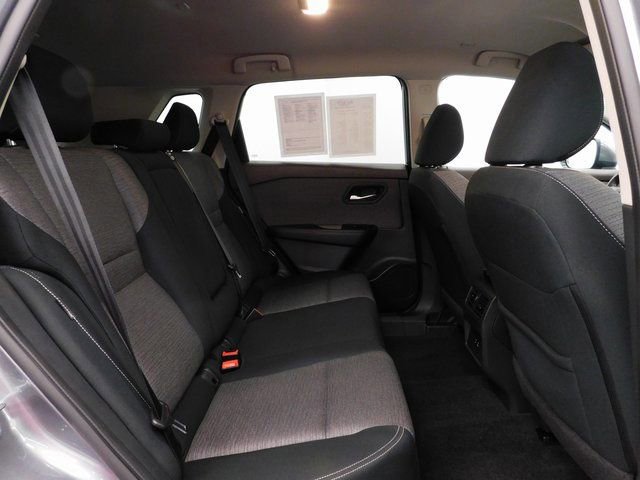 Used 2023 Nissan Rogue SV image 32