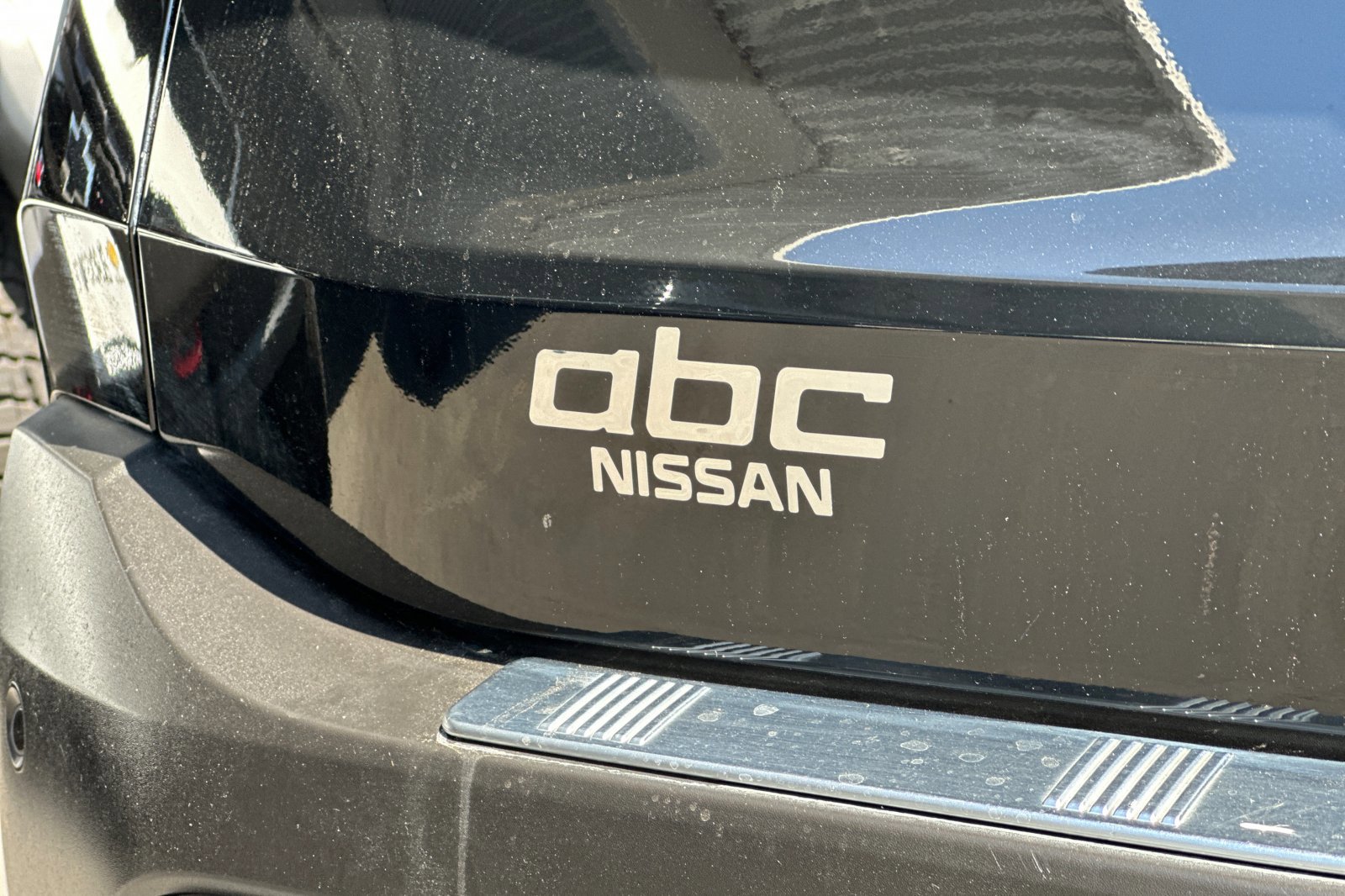 Used 2023 Nissan Rogue SV image 27