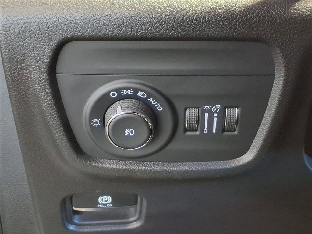 Used 2021 Jeep Grand Cherokee L Overland w/ Luxury Tech Group IV image 22