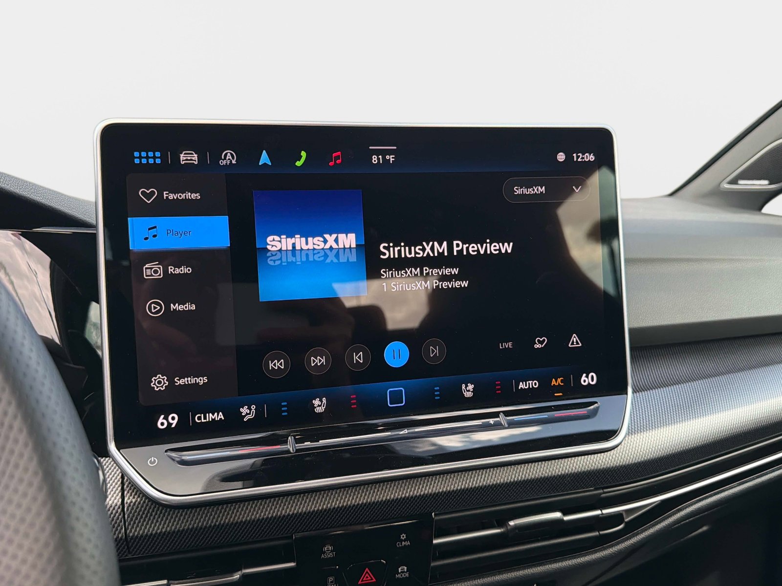 Used 2025 Volkswagen Golf image 43