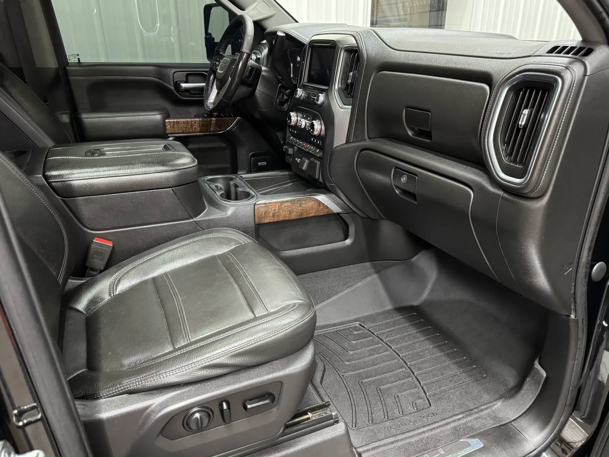 Used 2020 GMC Sierra 2500 Denali w/ Denali Ultimate Package AWD/4WD image 15
