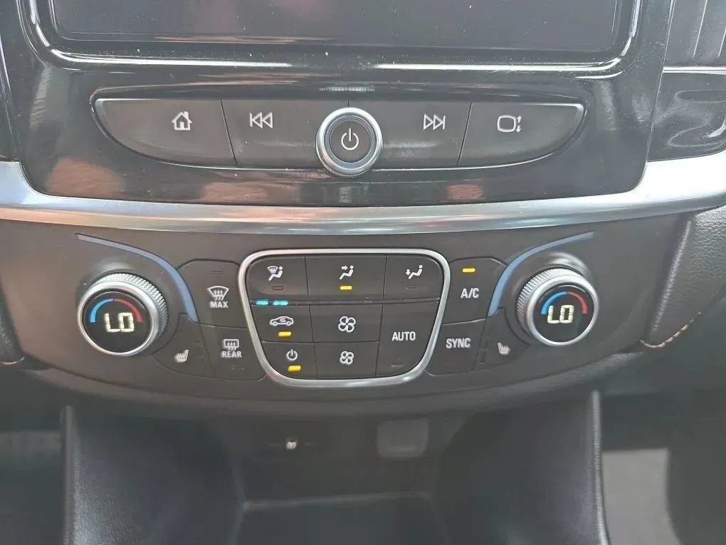 Used 2019 Chevrolet Traverse LT w/ LT Premium Package AWD/4WD image 31
