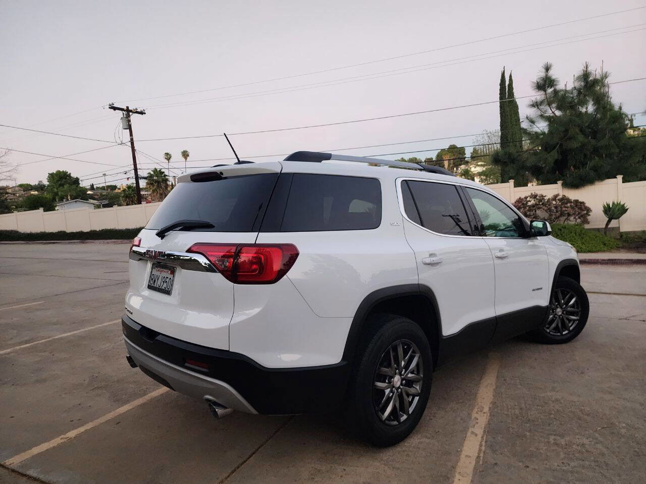 Used 2017 GMC Acadia SLT image 7