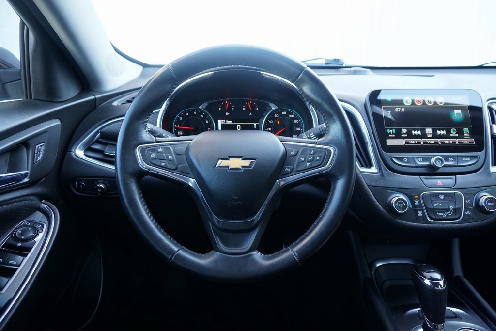 Used 2016 Chevrolet Malibu LT image 13