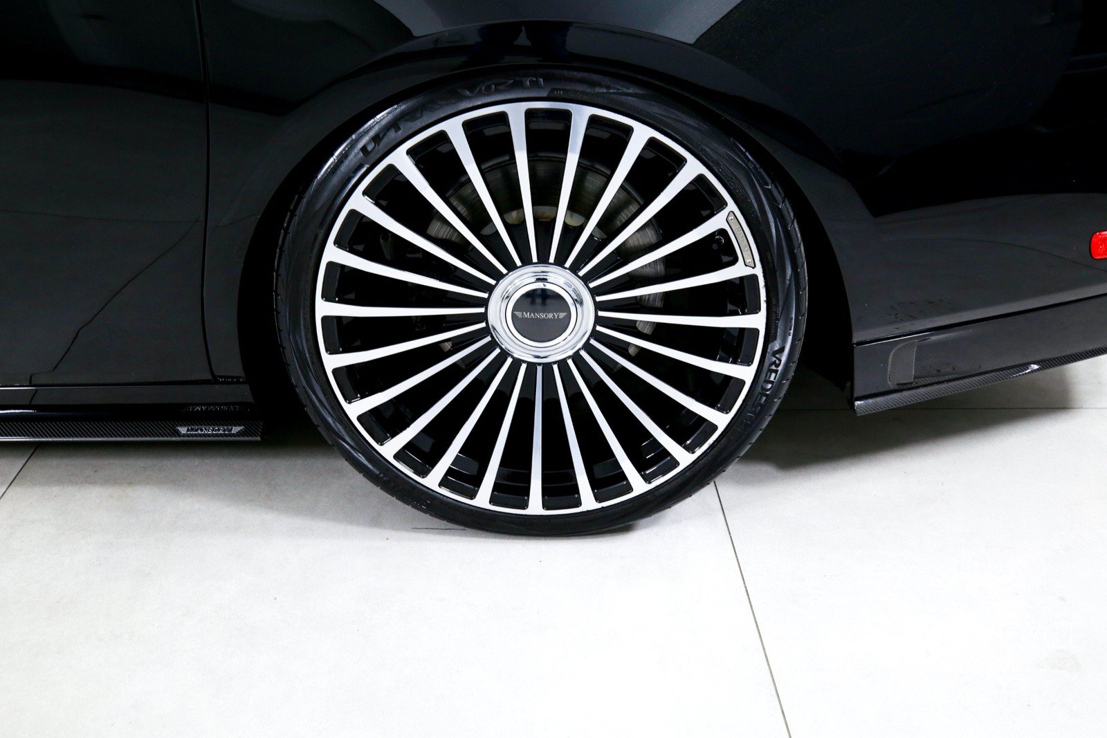 Used 2018 Rolls-Royce Phantom Sedan RWD image 44