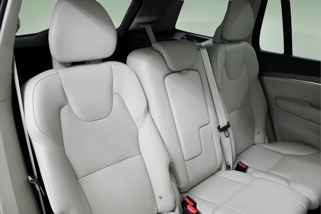 Used 2023 Volvo XC90 B6 Plus w/ Protection Package Premier image 21