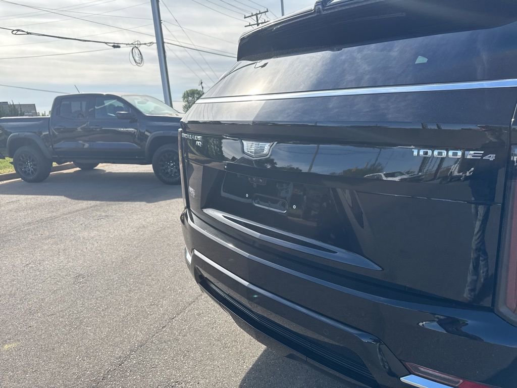 Used 2025 Cadillac Escalade IQ Luxury 1 AWD/4WD image 34