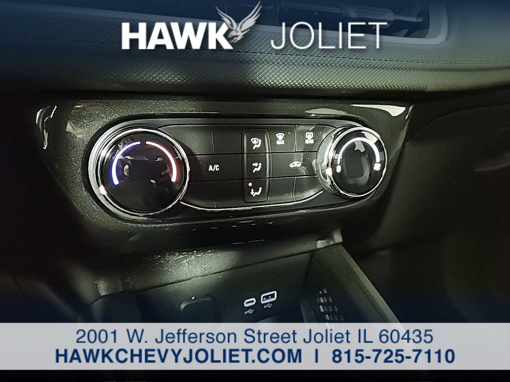 Used 2025 Chevrolet TrailBlazer LT AWD/4WD image 16
