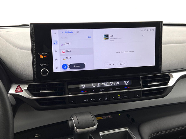 Used 2025 Toyota Sienna XLE w/ XLE Plus Package AWD/4WD image 21