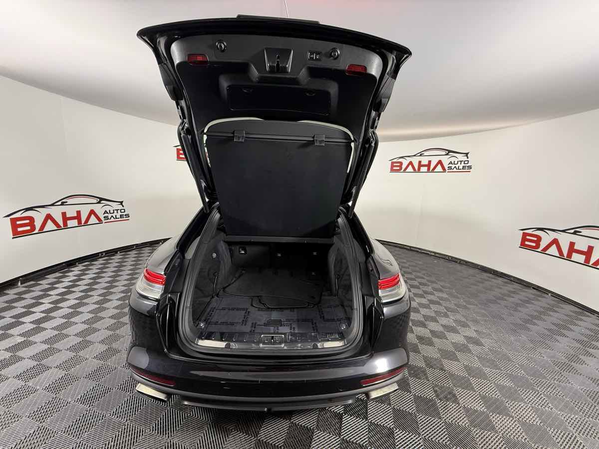 Used 2022 Porsche Panamera 4 w/ Premium Package AWD/4WD image 53