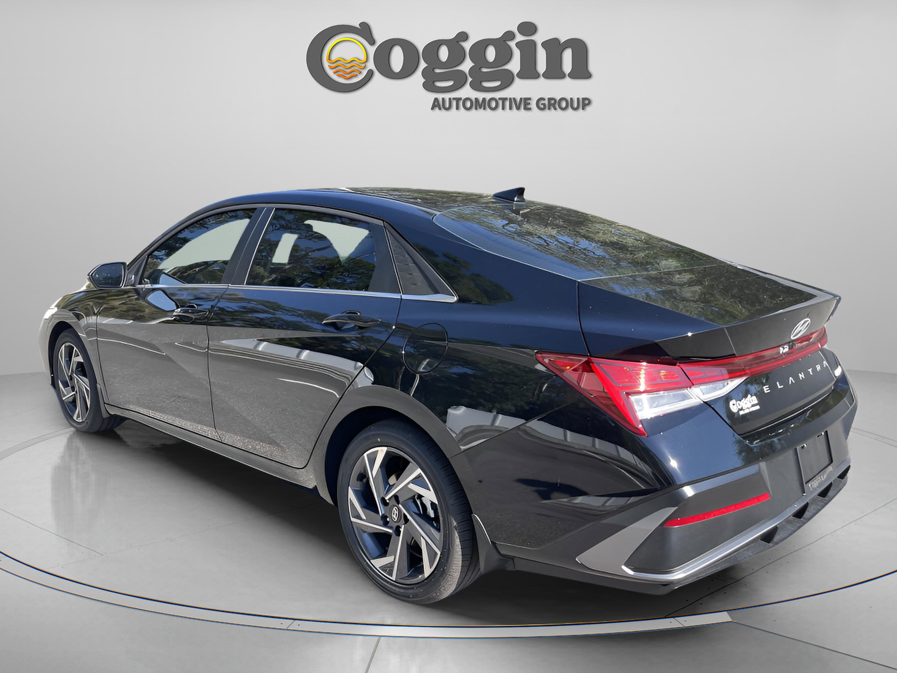 New 2026 Hyundai Elantra Limited image 3