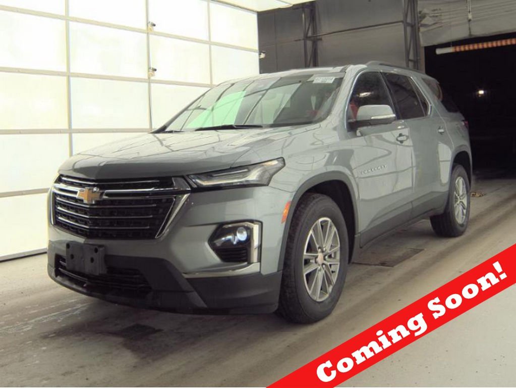 Used 2023 Chevrolet Traverse LT w/ Rear Camera Mirror Package image 1