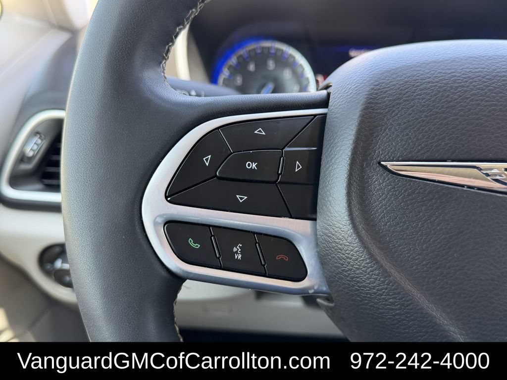 Used 2024 Chrysler Pacifica Touring-L FWD image 14