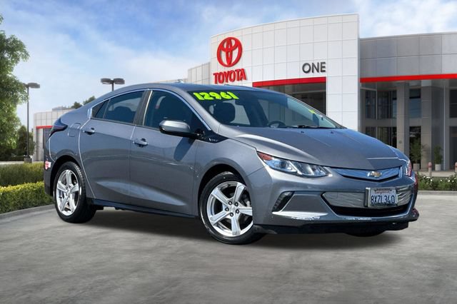 Used 2018 Chevrolet Volt LT w/ Comfort Package FWD image 2