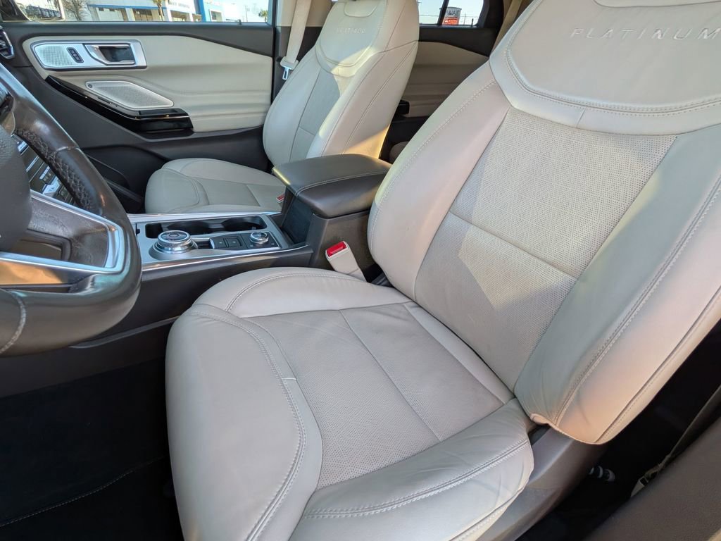 Used 2023 Ford Explorer Platinum w/ Technology Package image 13