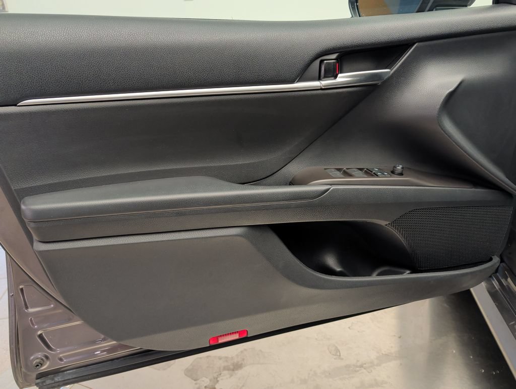 Used 2021 Toyota Camry LE FWD image 24