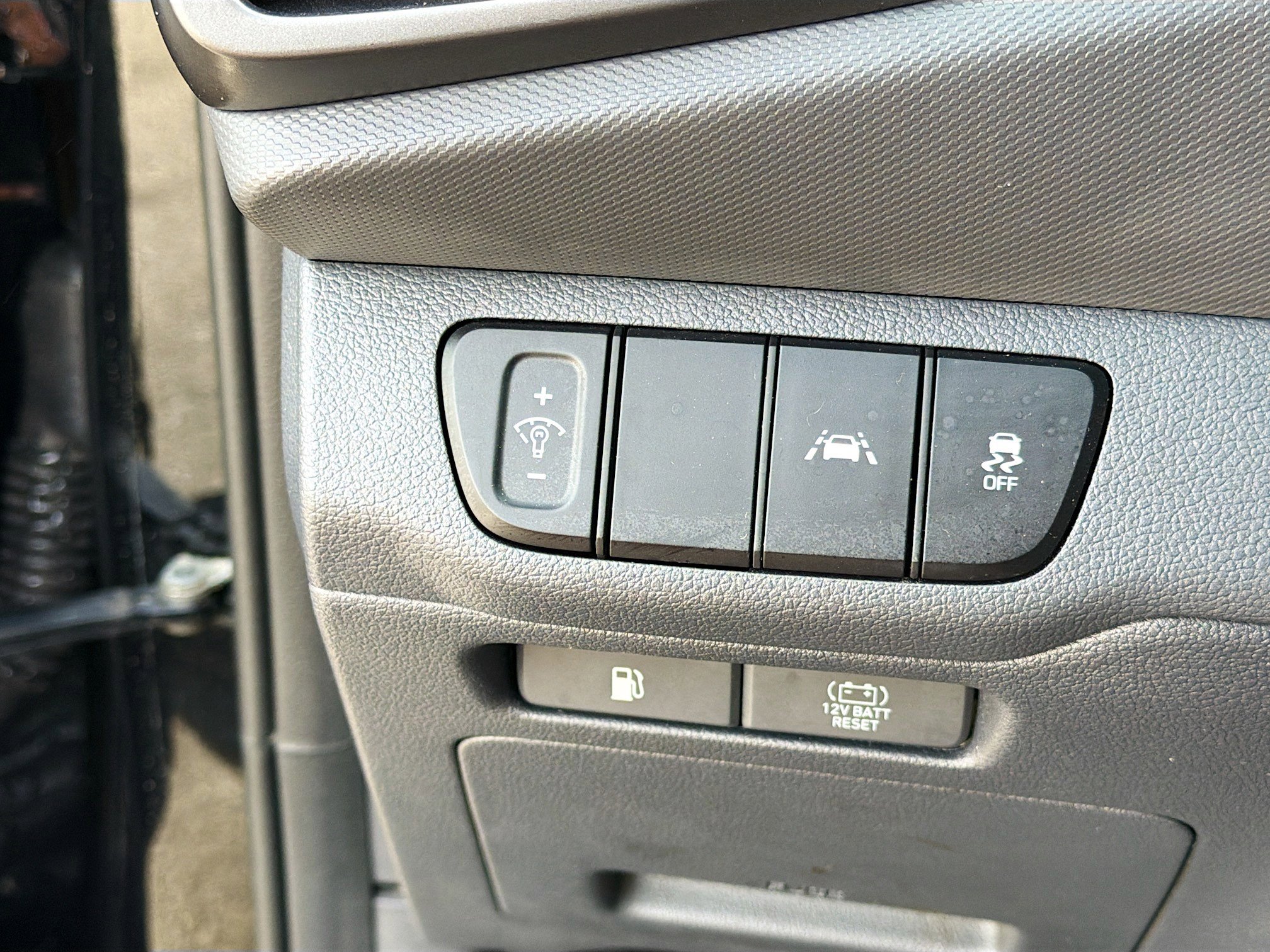 Used 2021 Hyundai Ioniq Blue image 30