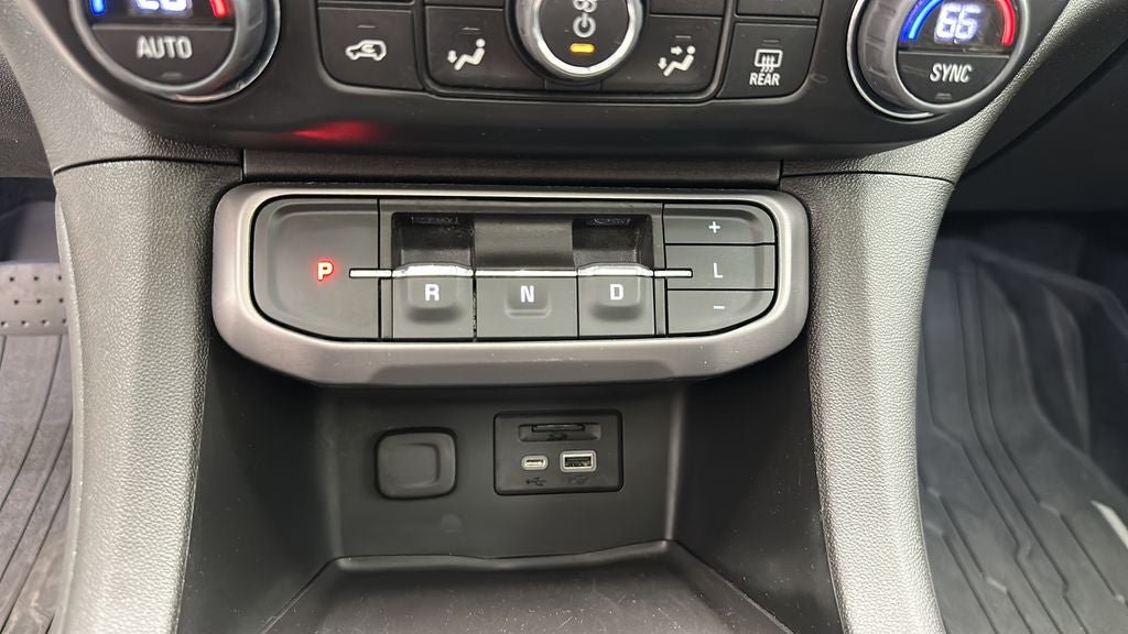 Used 2023 GMC Acadia AT4 w/ Technology Package AWD/4WD image 25