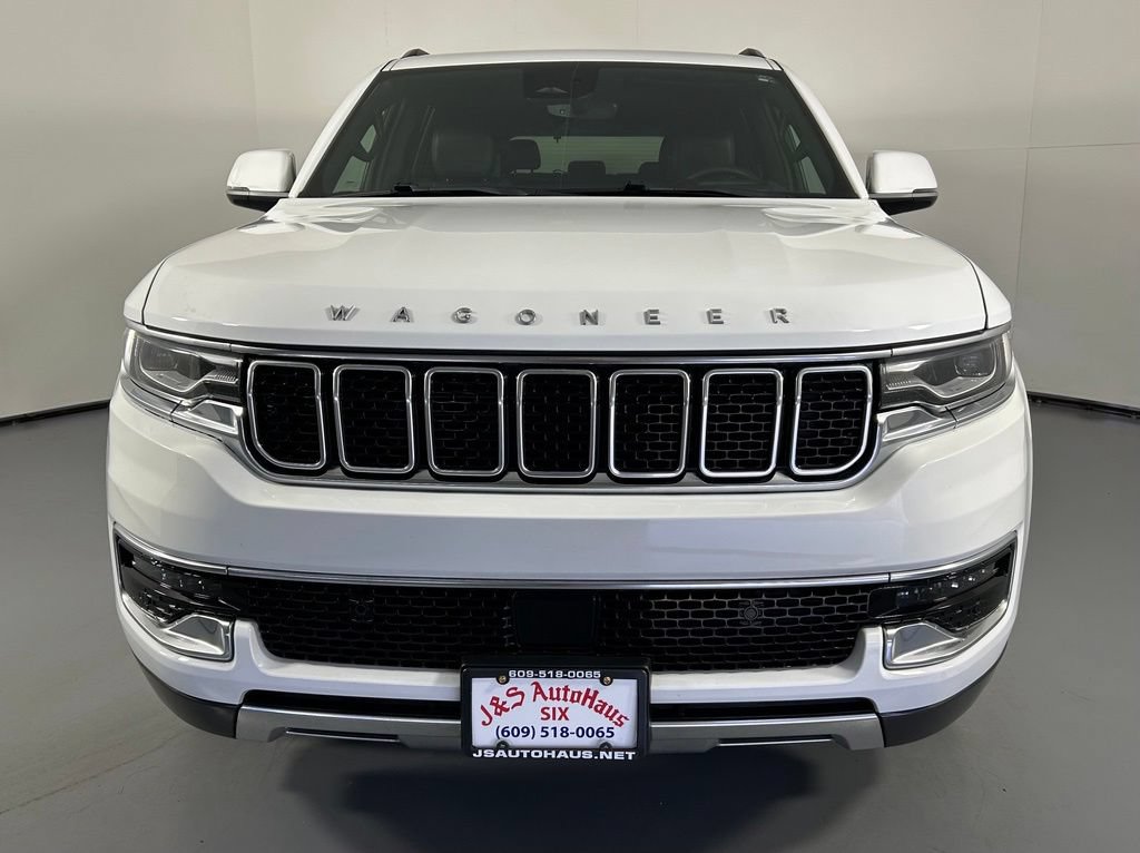 Used 2022 Jeep Wagoneer Series III w/ Rear Seat Video Group 1 AWD/4WD image 2