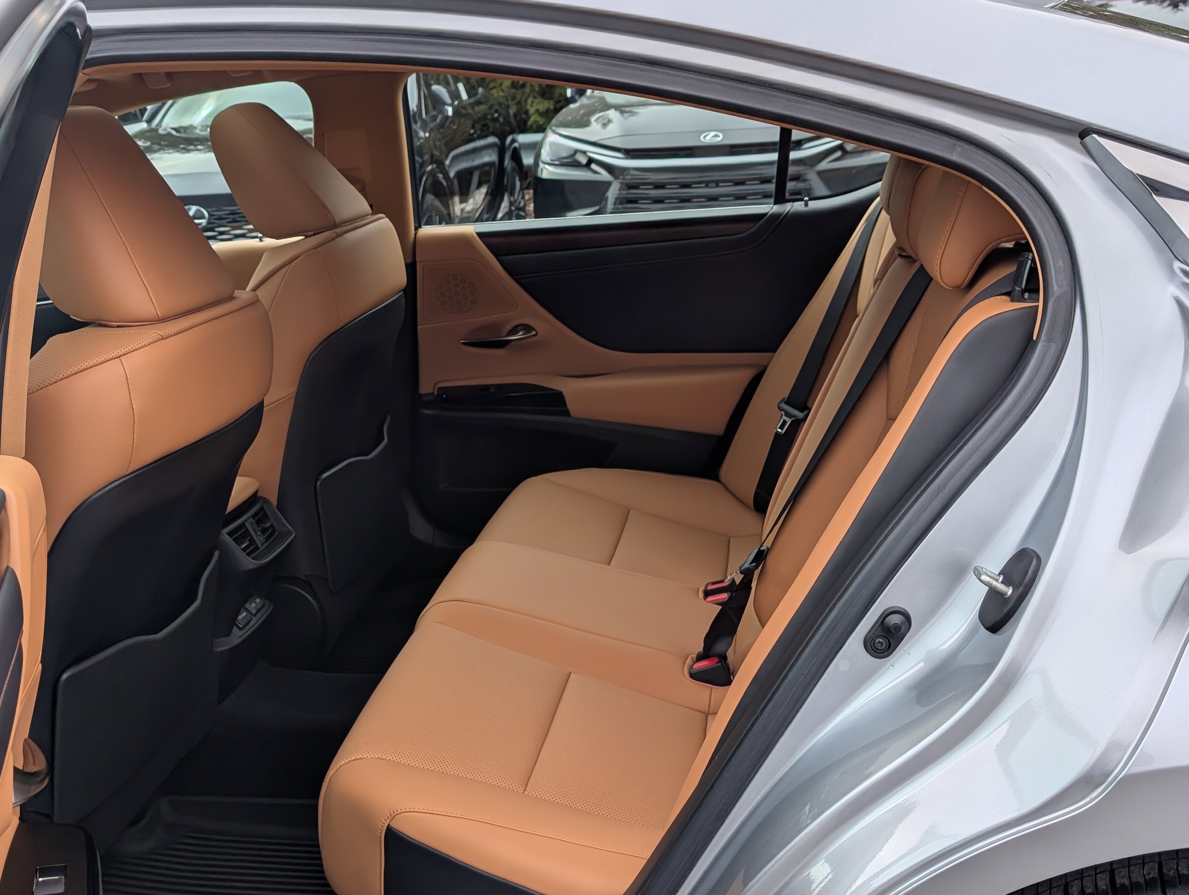 Certified 2024 Lexus ES 350 w/ Premium Package image 14