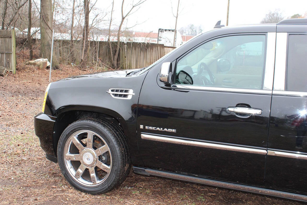 Used 2009 Cadillac Escalade AWD image 11