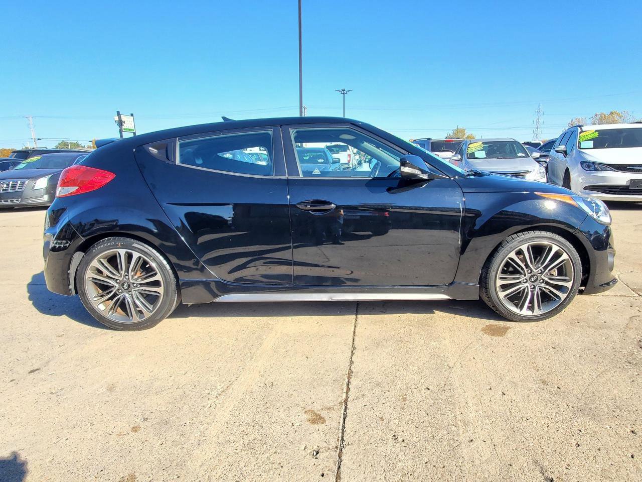 Used 2016 Hyundai Veloster Turbo FWD image 5