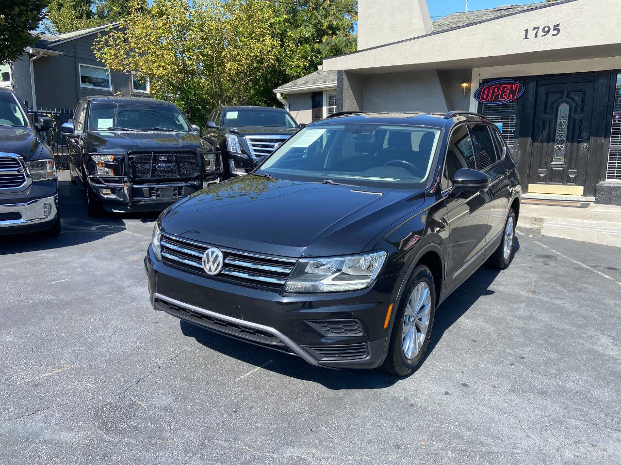 Used 2018 Volkswagen Tiguan SE