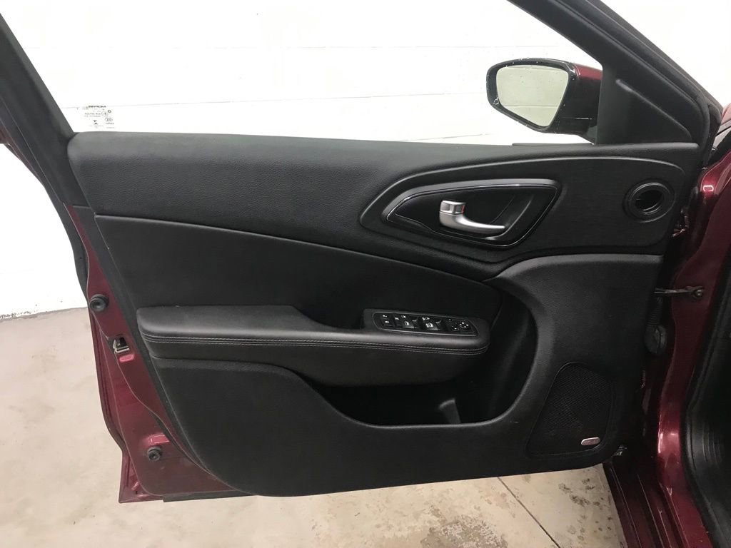 Used 2016 Chrysler 200 S w/ Navigation & Sound Group I image 9