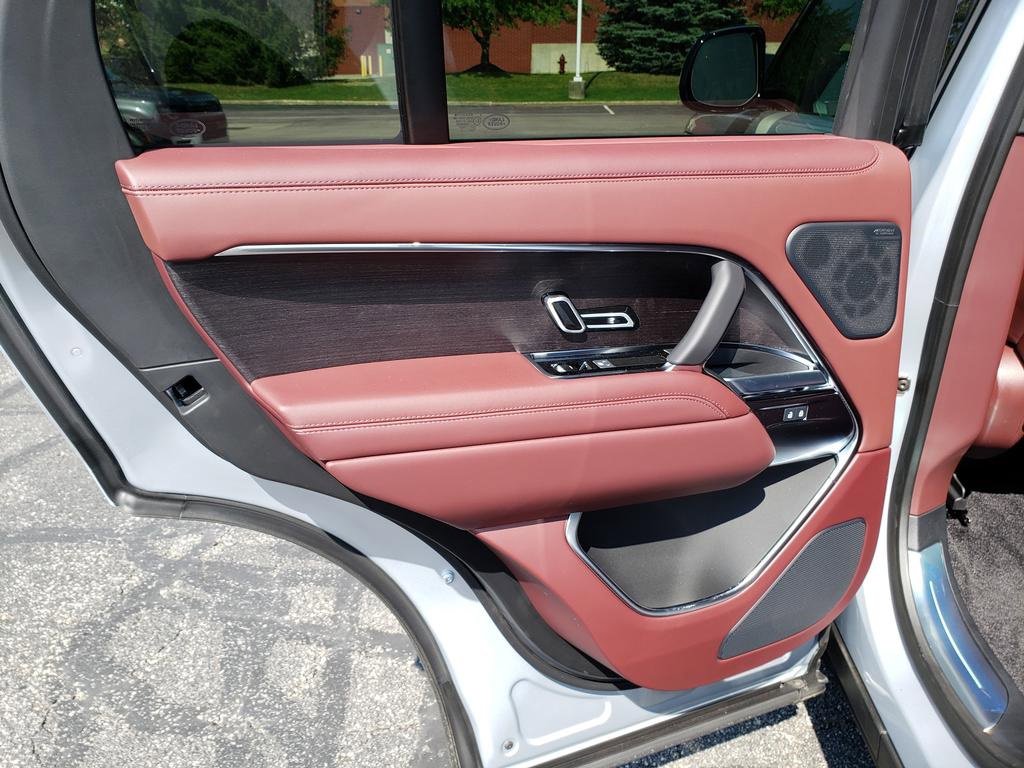 New 2025 Land Rover Range Rover SE image 12
