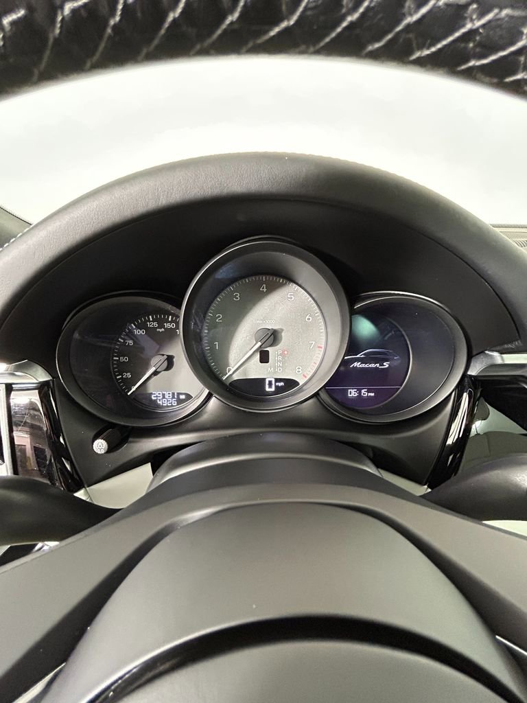 Certified 2023 Porsche Macan S AWD/4WD image 21