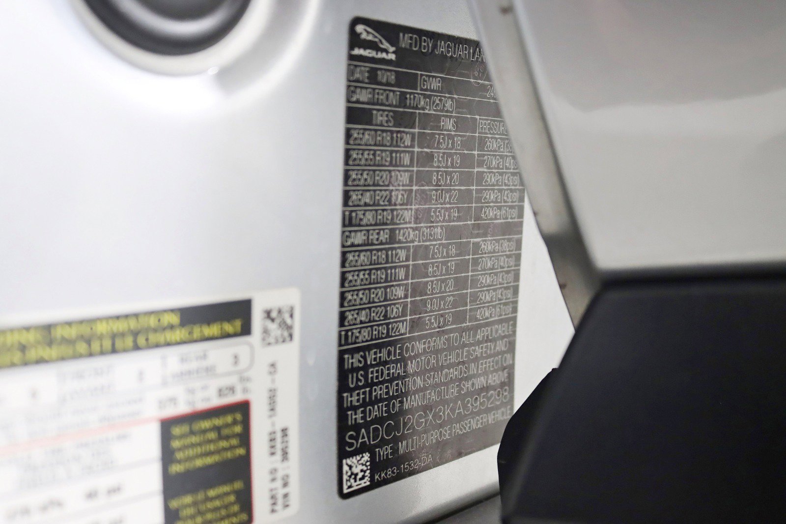 Used 2019 Jaguar F-PACE Premium image 40