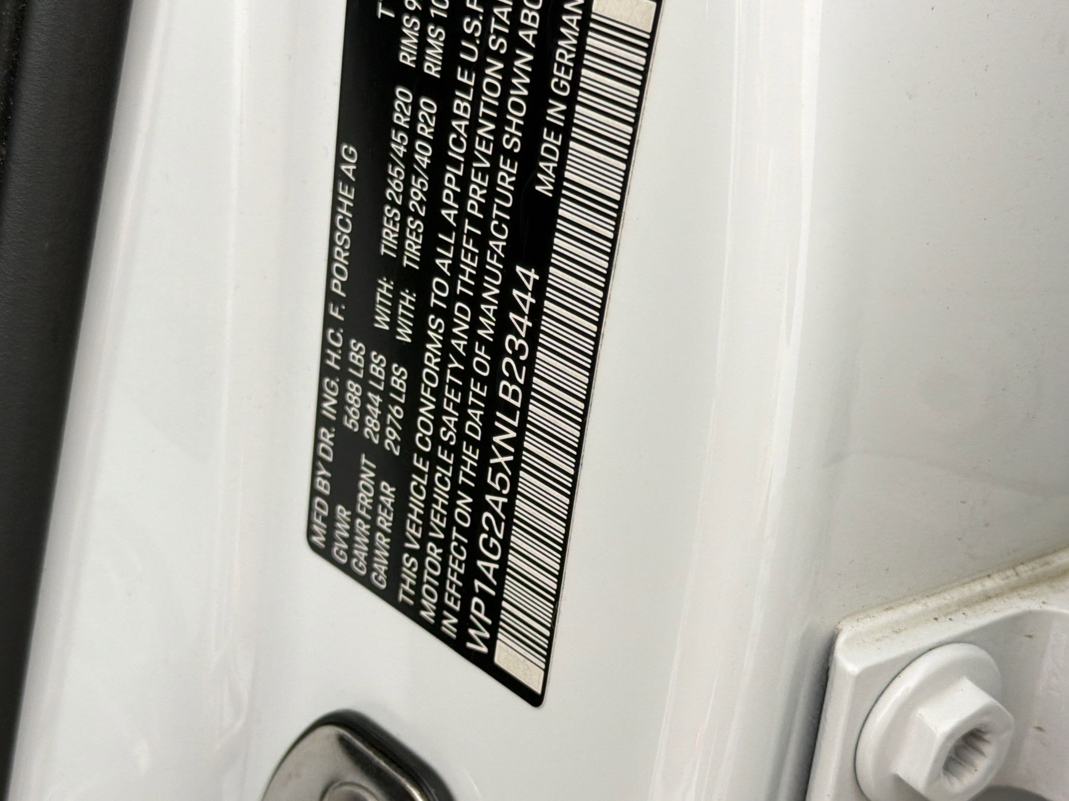 Certified 2022 Porsche Macan S image 31