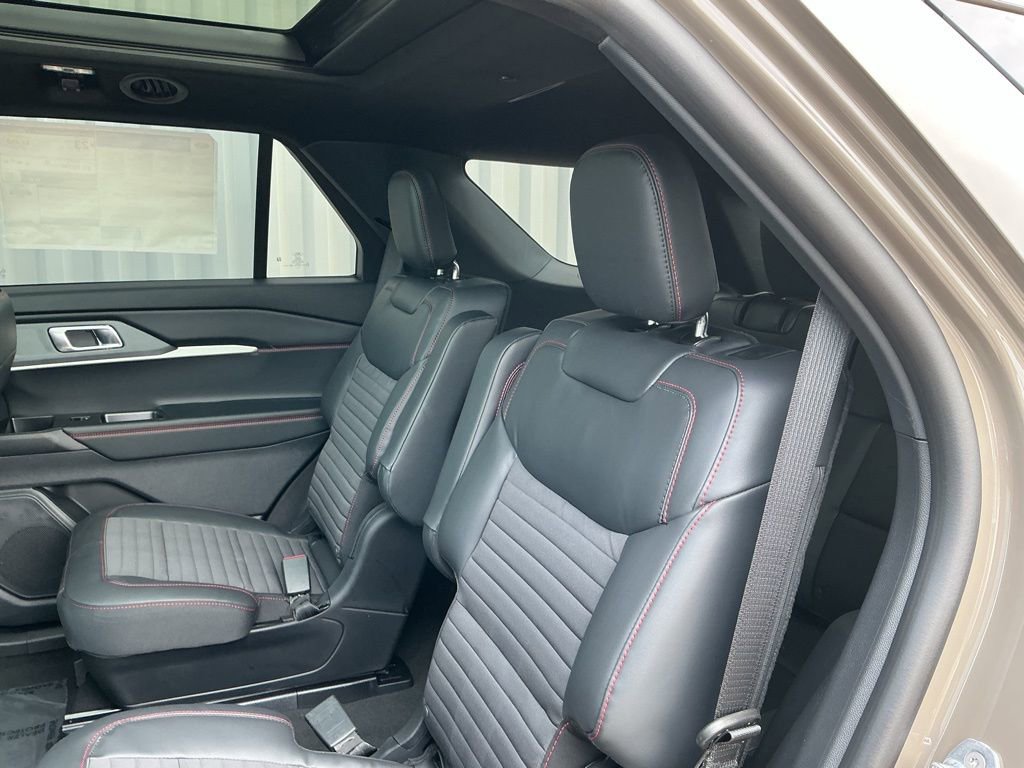 New 2026 Ford Explorer ST-Line w/ ST-Line Street Pack image 17