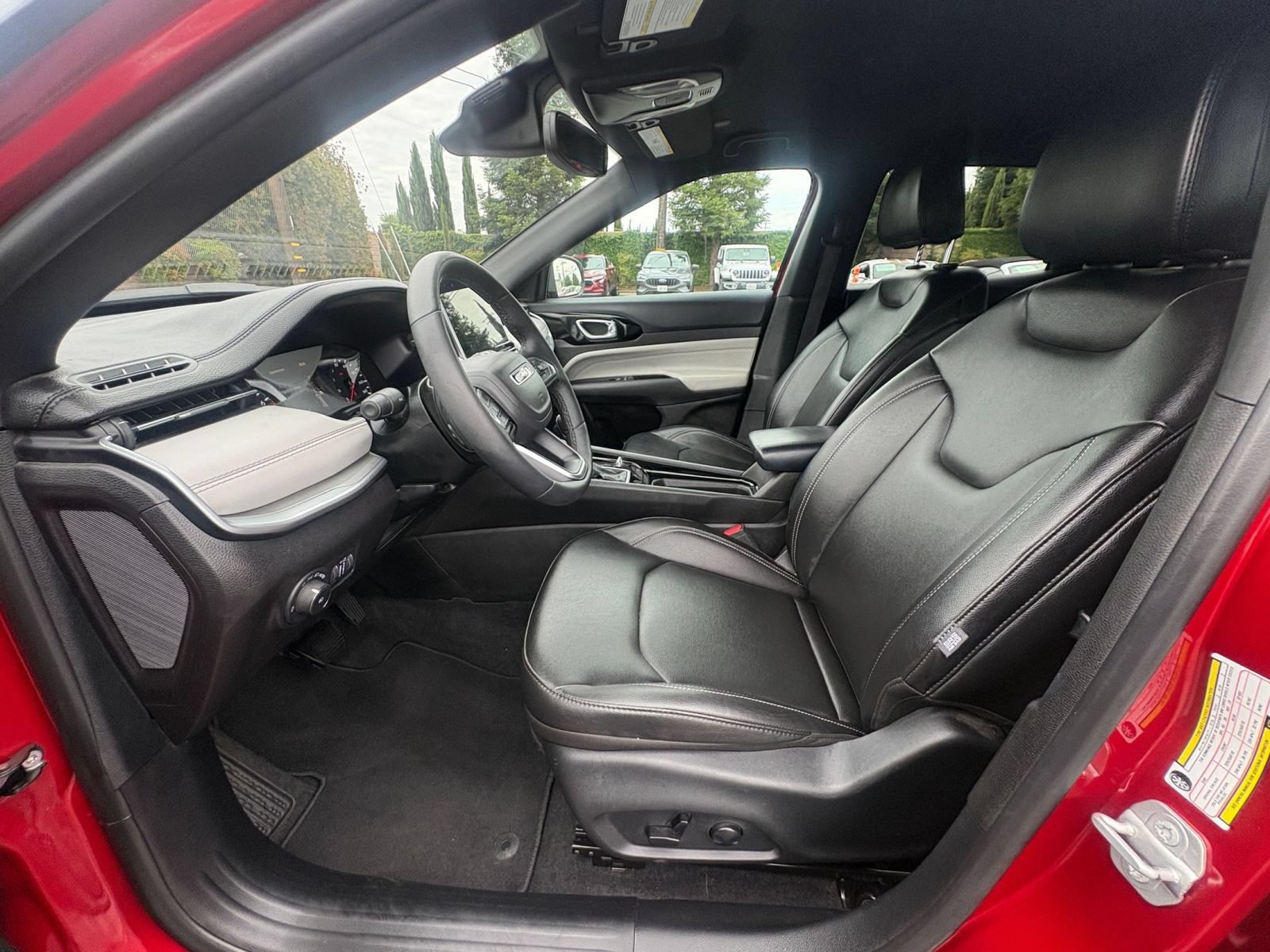 Used 2025 Jeep Compass Limited AWD/4WD image 27