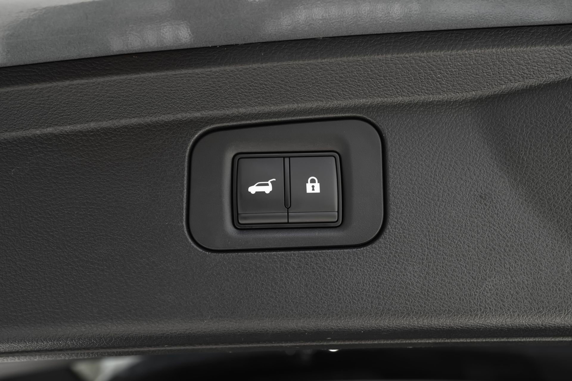 Used 2025 Nissan Armada Platinum image 43