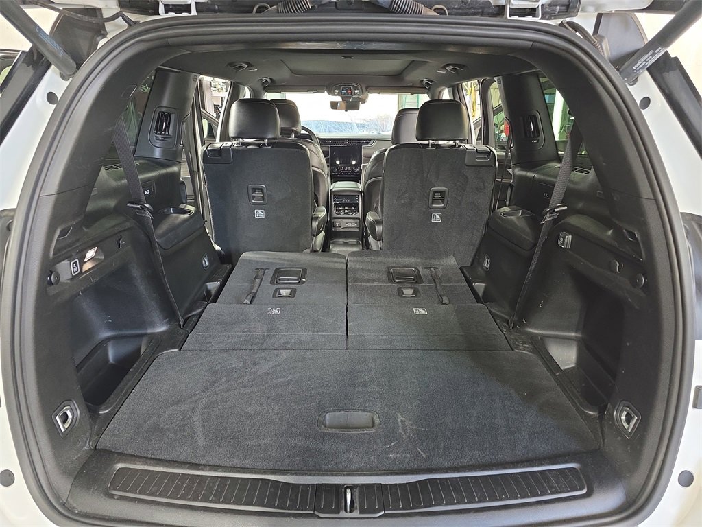 Used 2024 Jeep Grand Cherokee L Limited w/ Luxury Tech Group II image 14