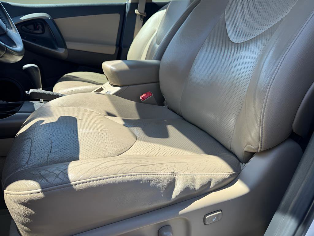 Used 2011 Toyota RAV4 Limited AWD/4WD image 18