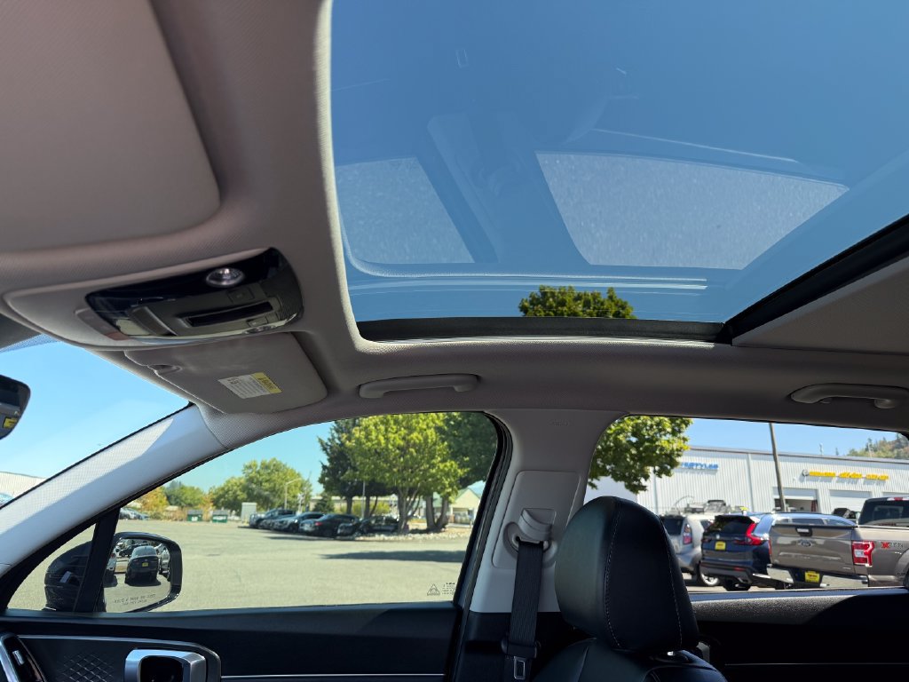 Certified 2023 Kia Sorento SX AWD/4WD image 18