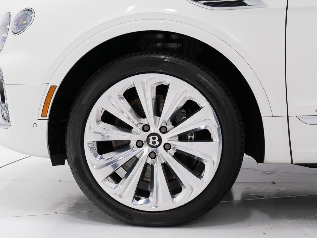 Certified 2023 Bentley Bentayga AWD/4WD image 43